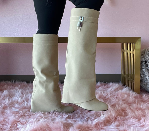 I AM THE ONE/2024 Sand Beige Faux Suede Sleeve Boot Knee High