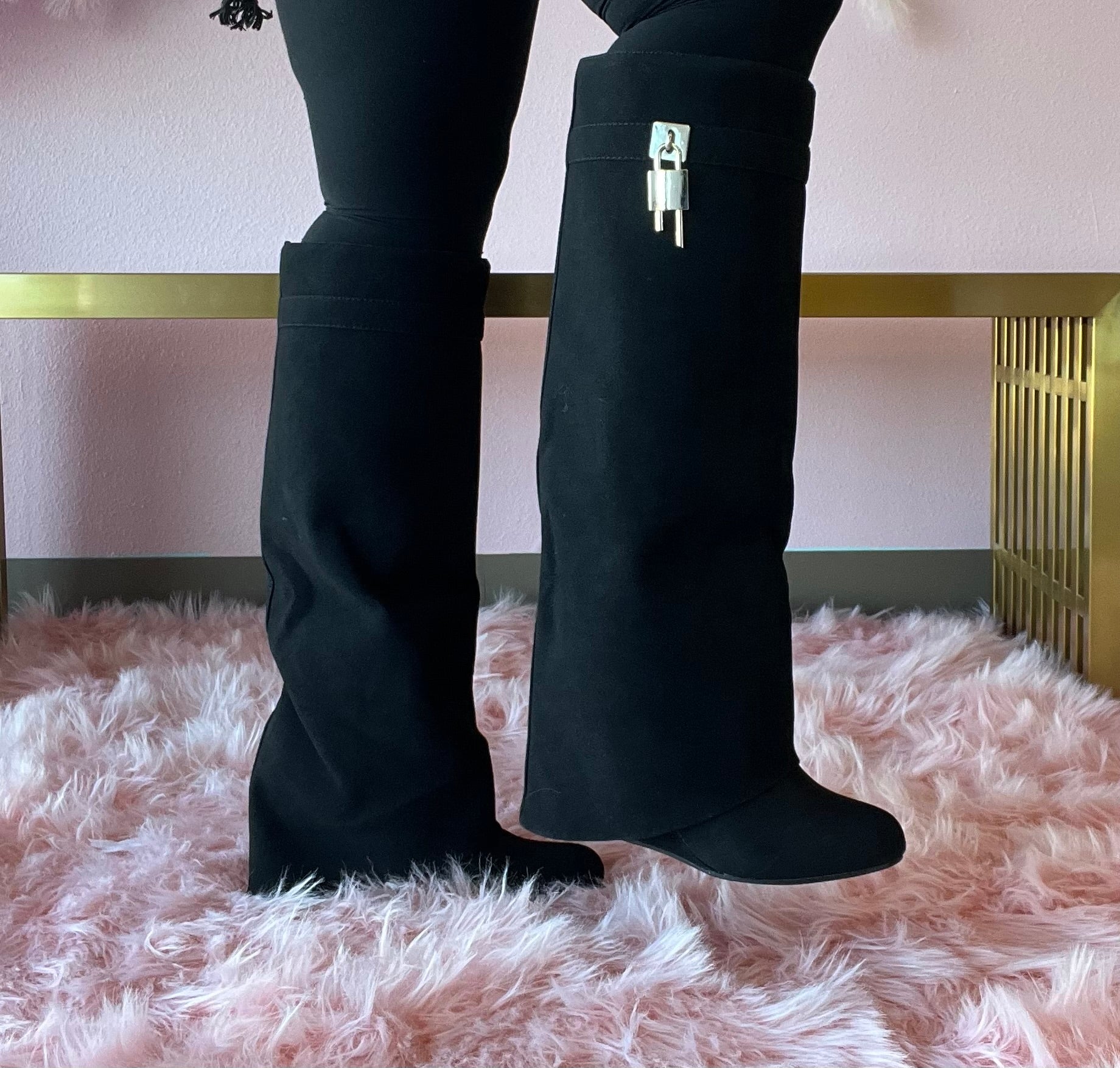 I AM THE ONE/2024 Black Faux Suede Sleeve Boot Knee High