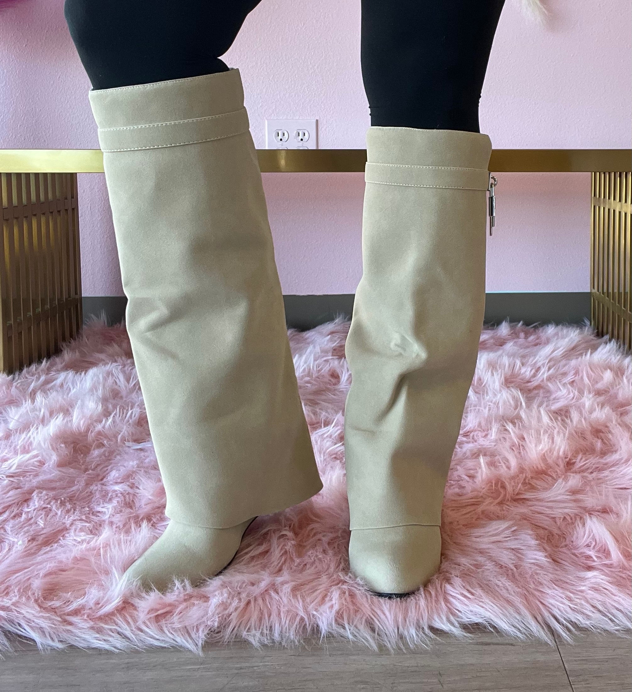 I AM THE ONE/2024 Sand Beige Faux Suede Sleeve Boot Knee High